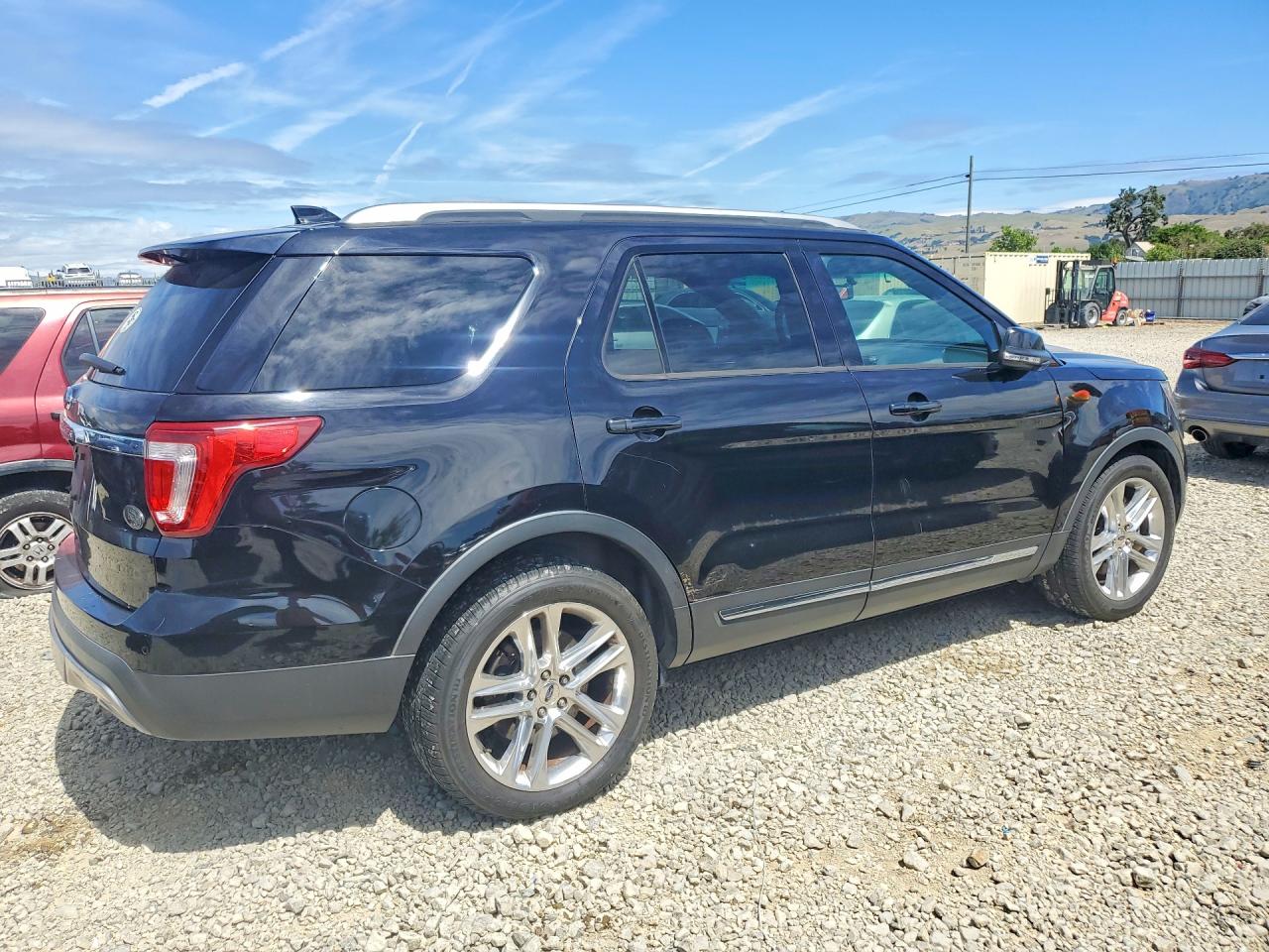 2016 FORD EXPLORER XLT photo 7