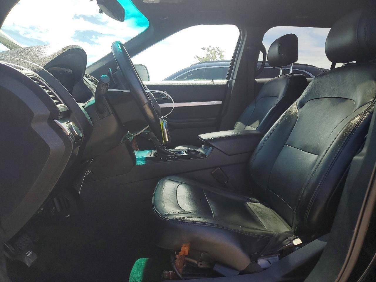 2016 FORD EXPLORER XLT photo 19