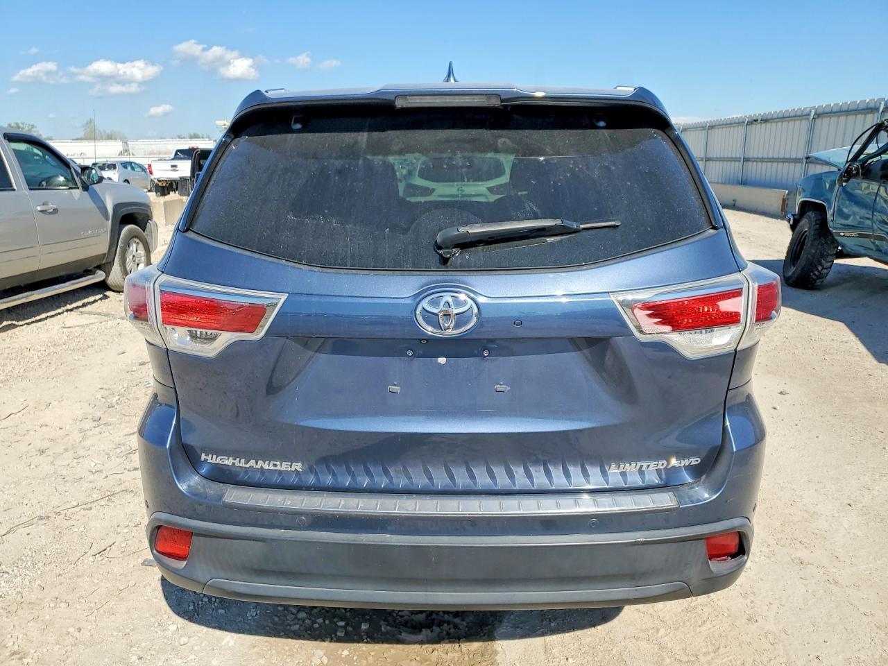 2014 TOYOTA HIGHLANDER LIMITED photo 6