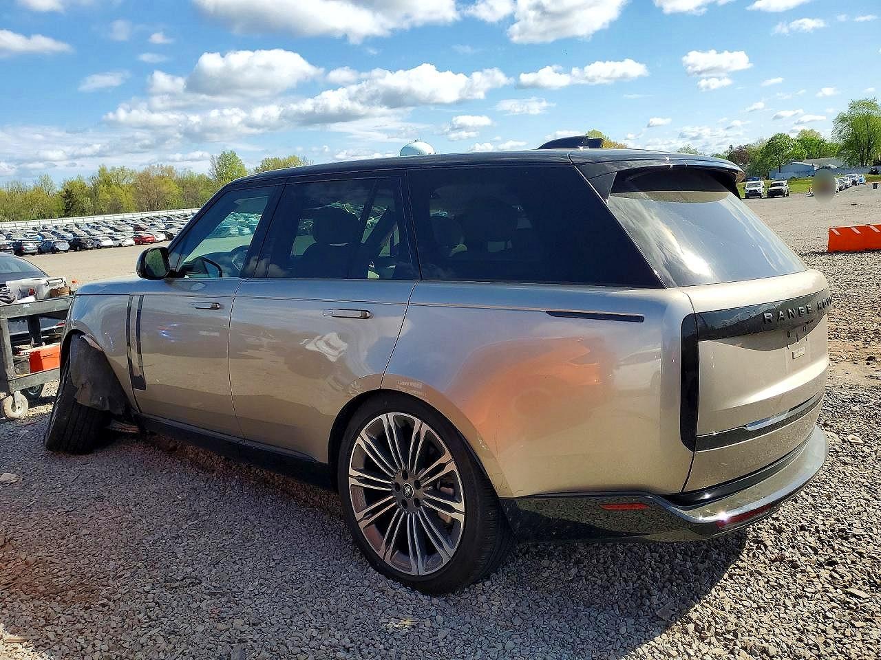 2025 LAND ROVER RANGE ROVER SE photo 2