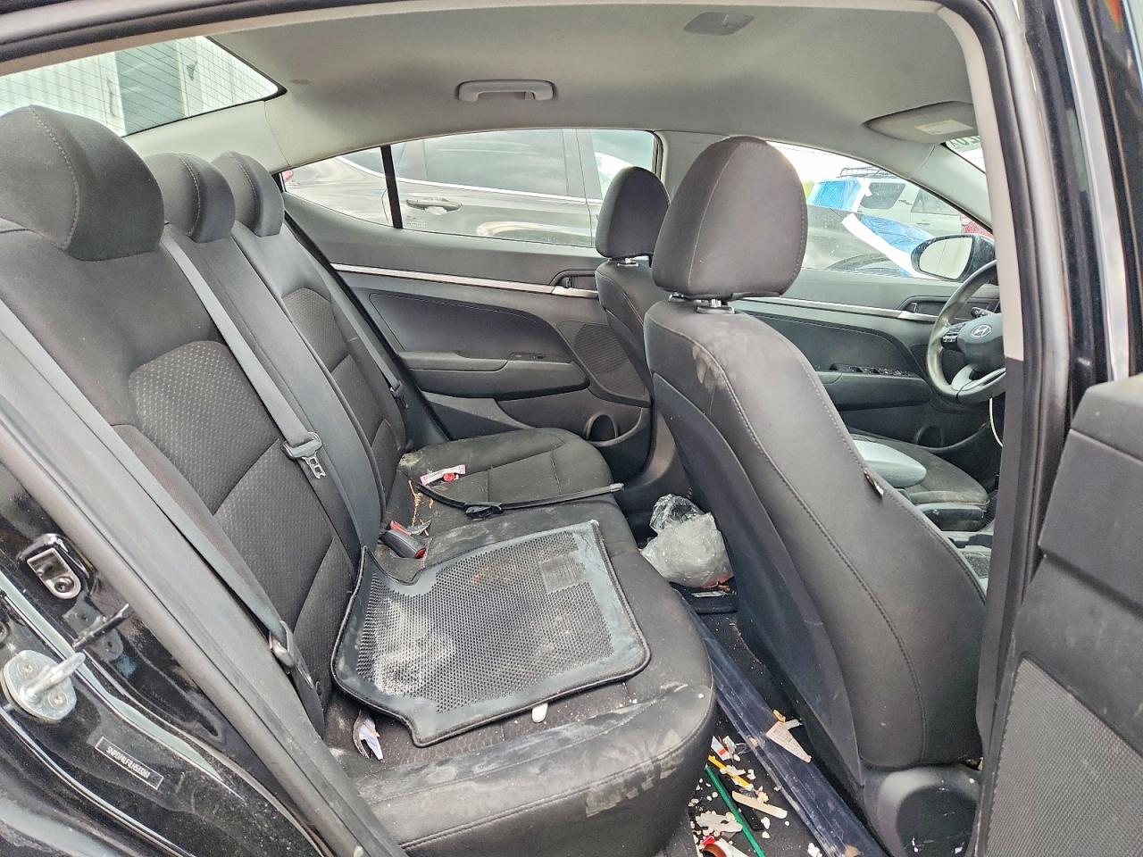 2020 HYUNDAI ELANTRA SE photo 19