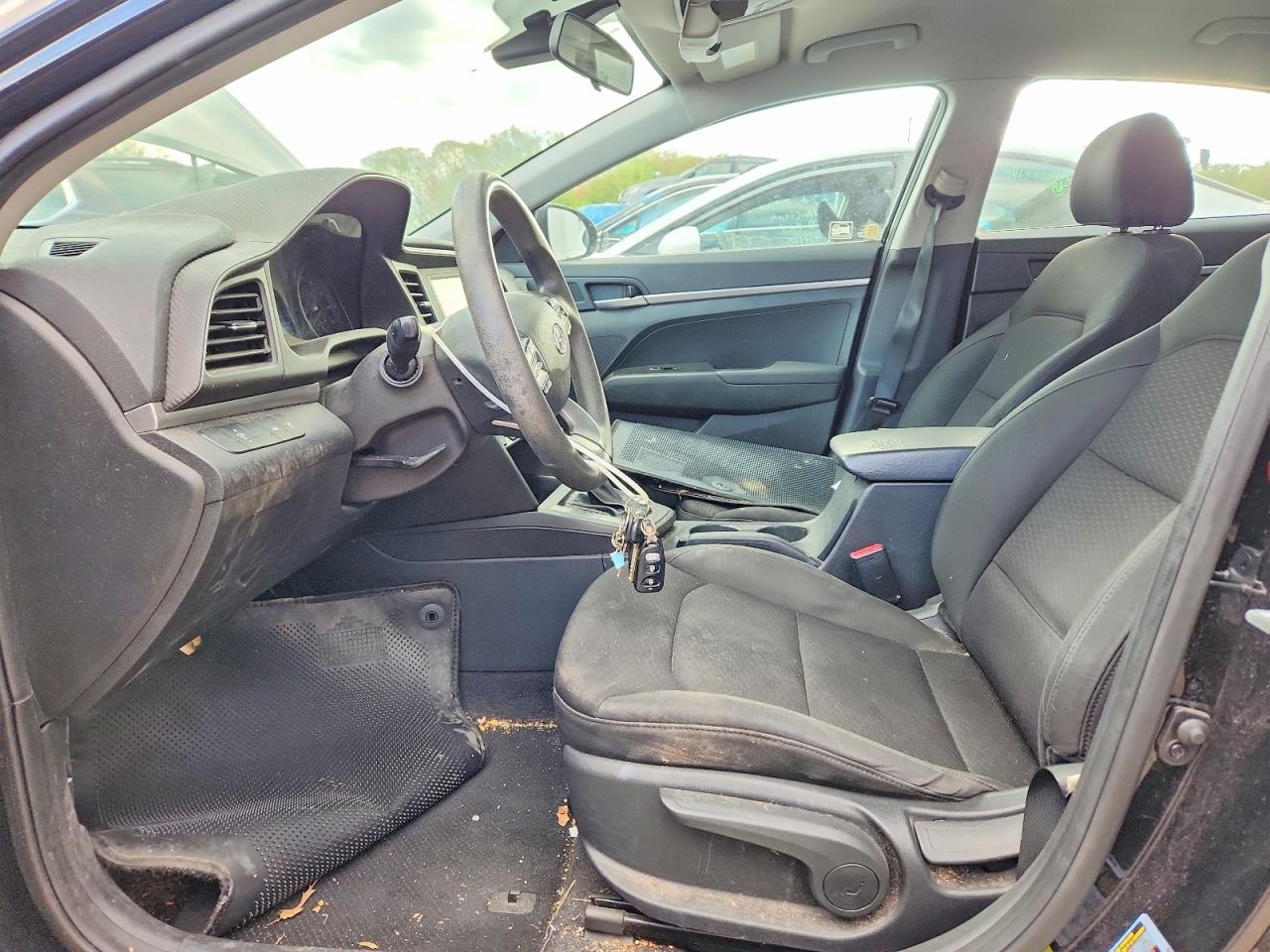 2020 HYUNDAI ELANTRA SE photo 13