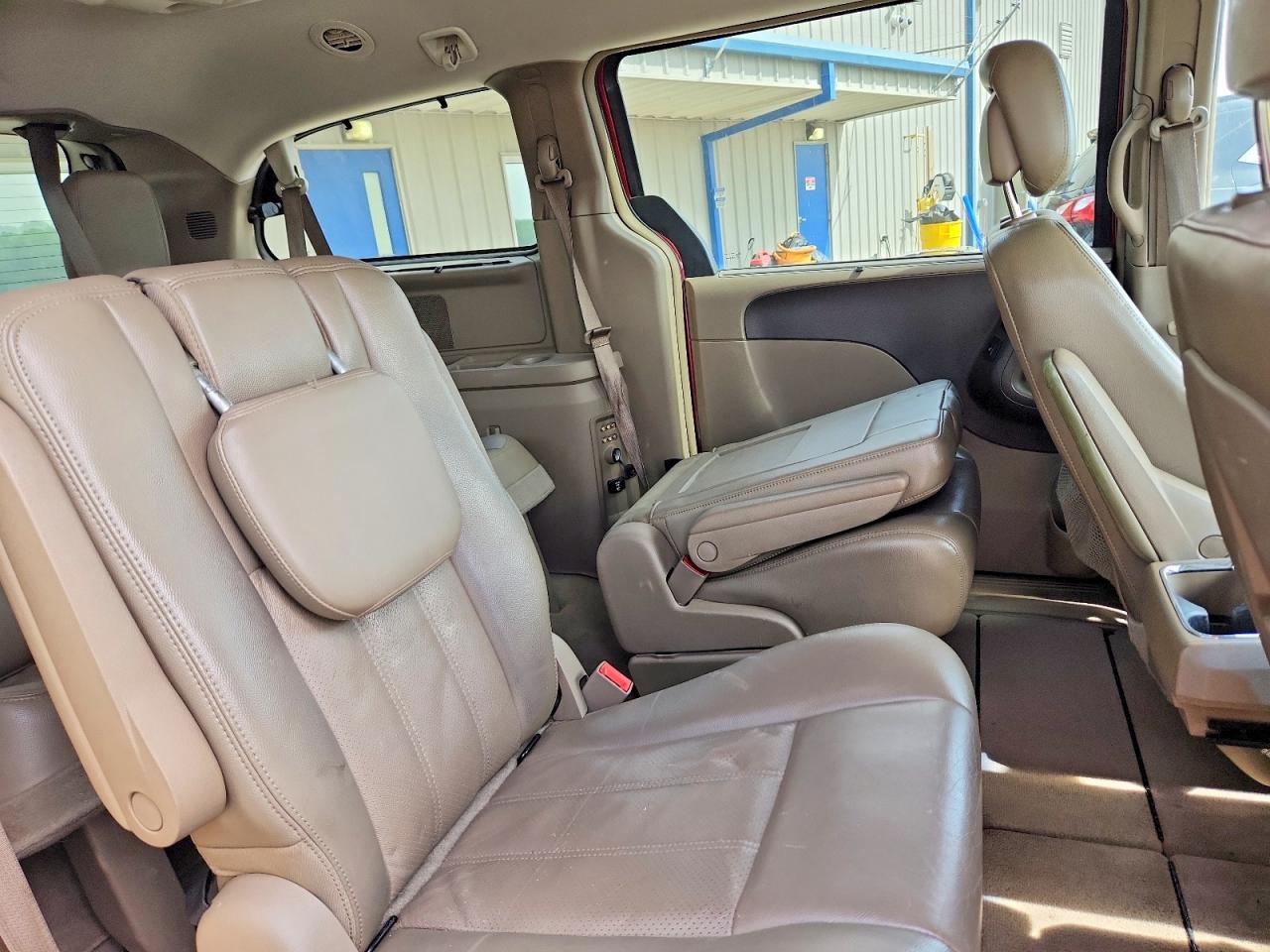 2012 CHRYSLER TOWN & COUNTRY TOURING L photo 21
