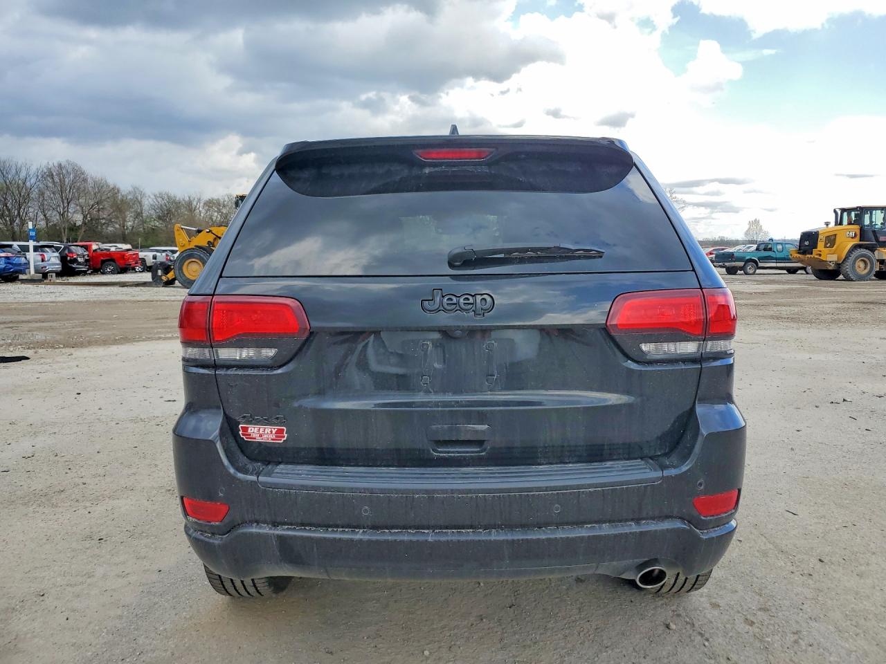 2020 JEEP GRAND CHEROKEE LAREDO photo 6