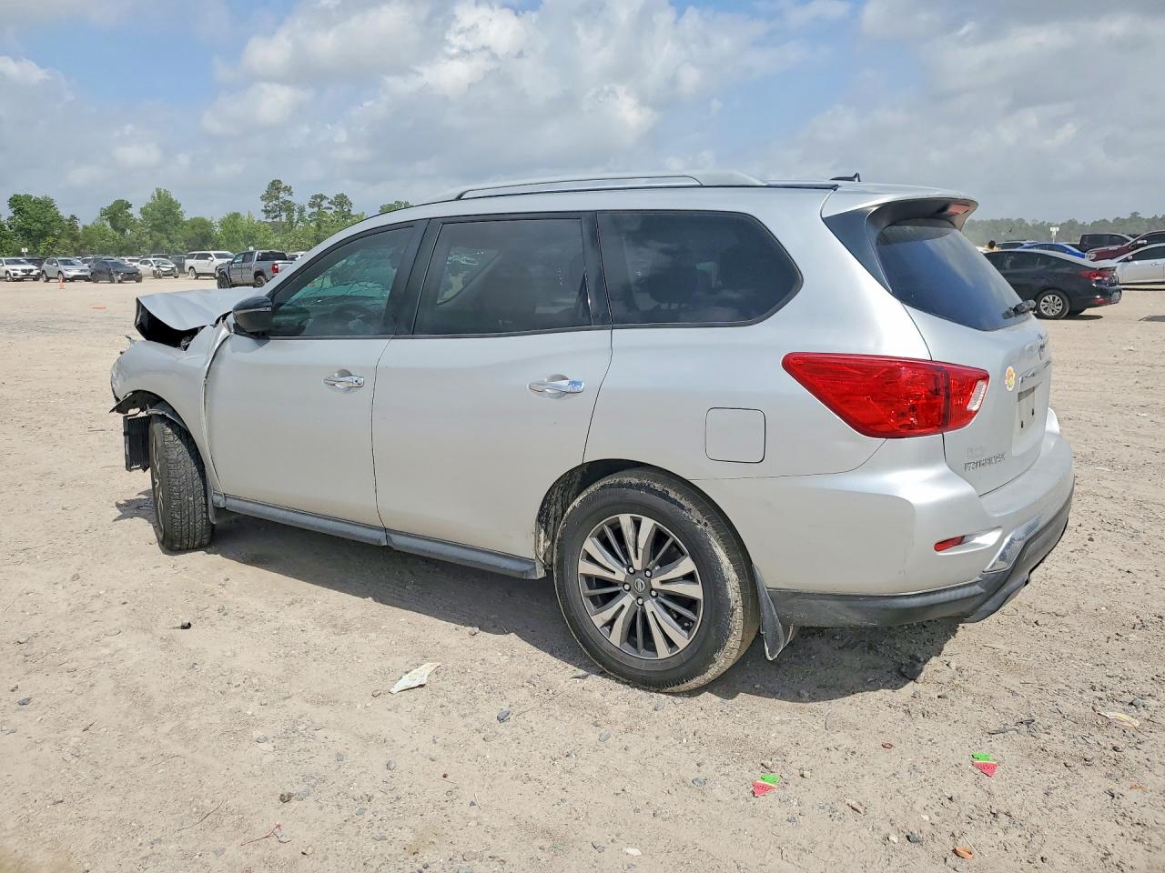 2017 NISSAN PATHFINDER S photo 3