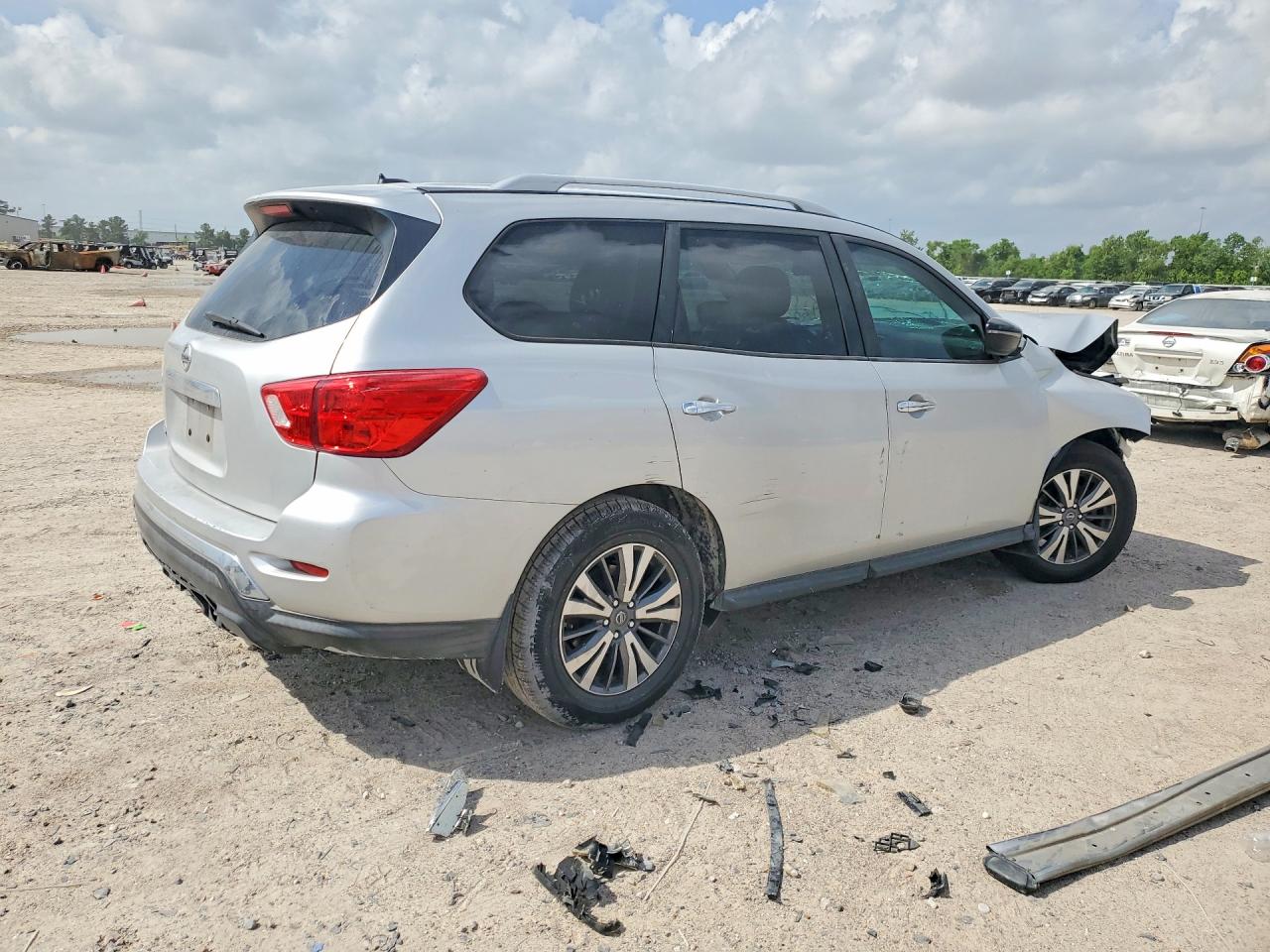 2017 NISSAN PATHFINDER S photo 5