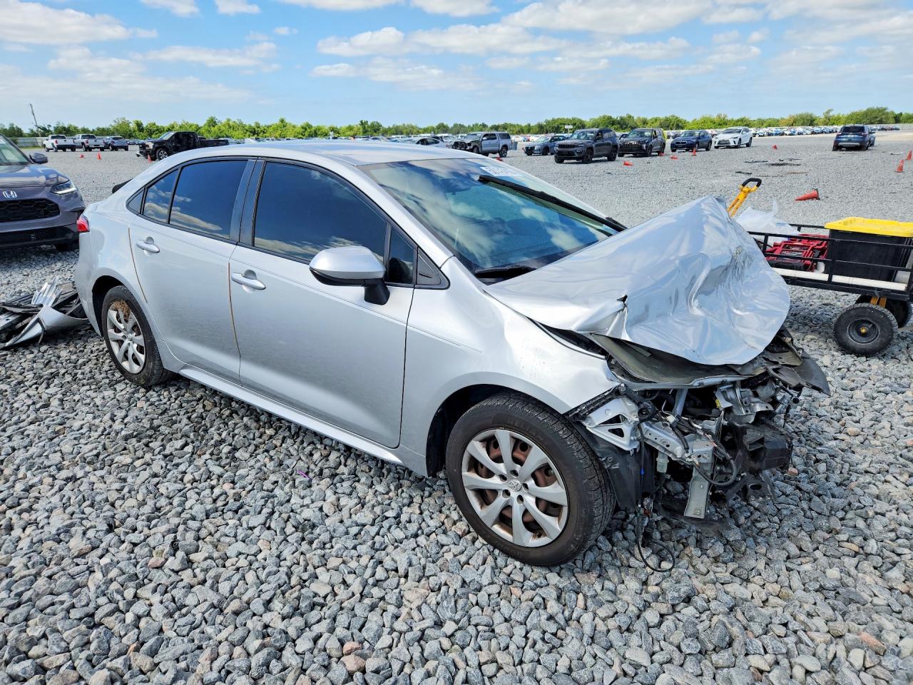 2020 TOYOTA COROLLA LE photo 10