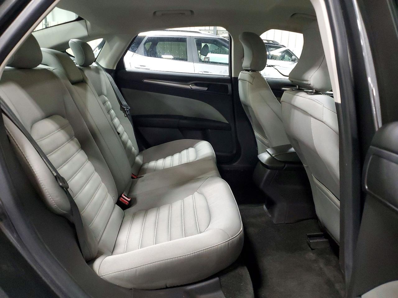 2015 FORD FUSION S photo 28