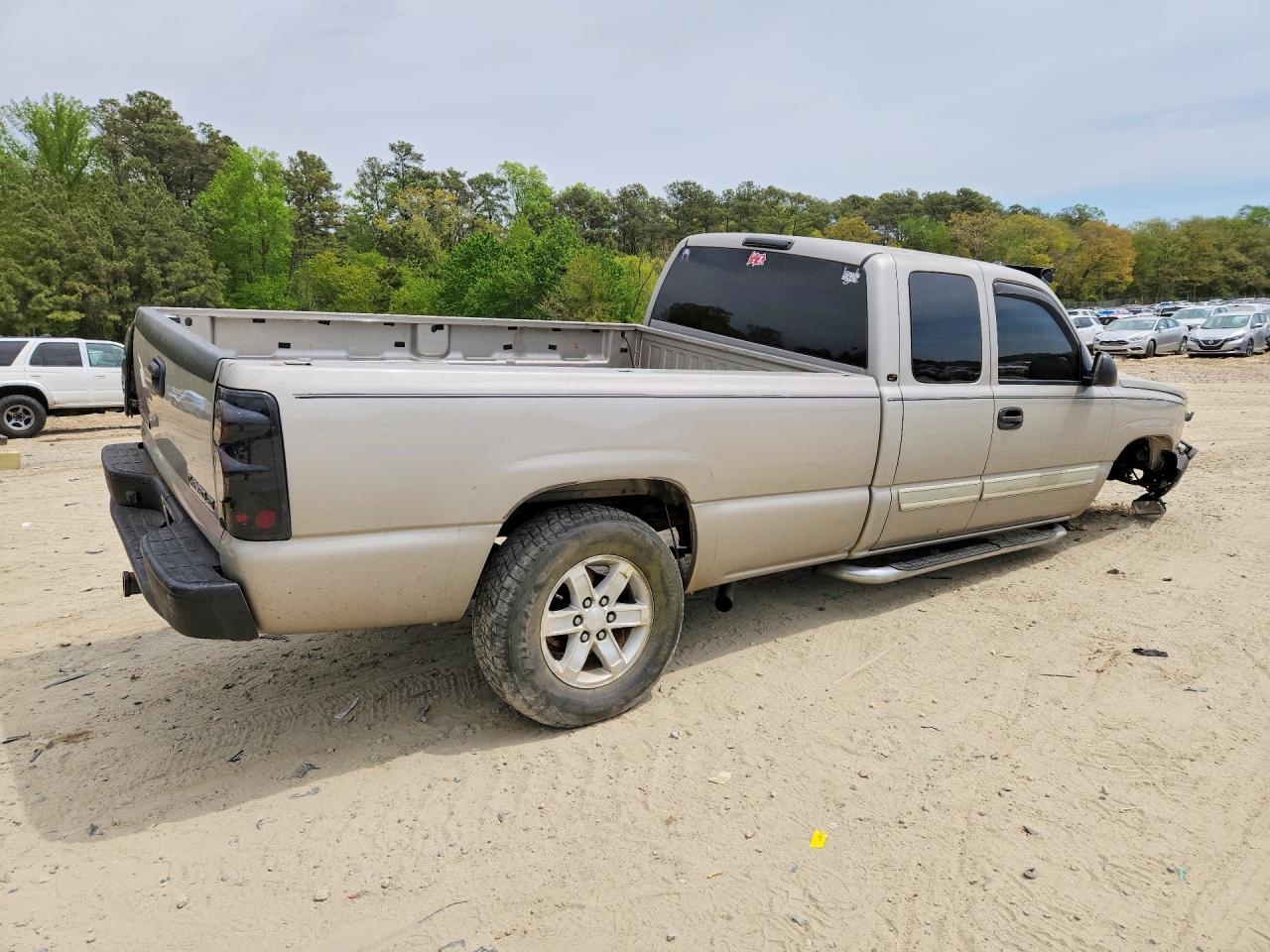 2004 CHEVROLET SILVERADO C1500 photo 5