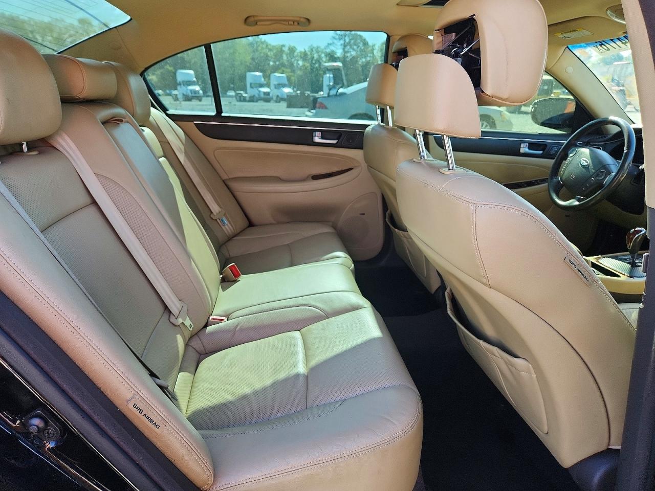 2012 HYUNDAI GENESIS 3.8L photo 19