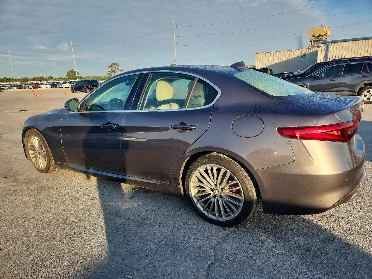 2017 ALFA ROMEO GIULIA TI photo 3