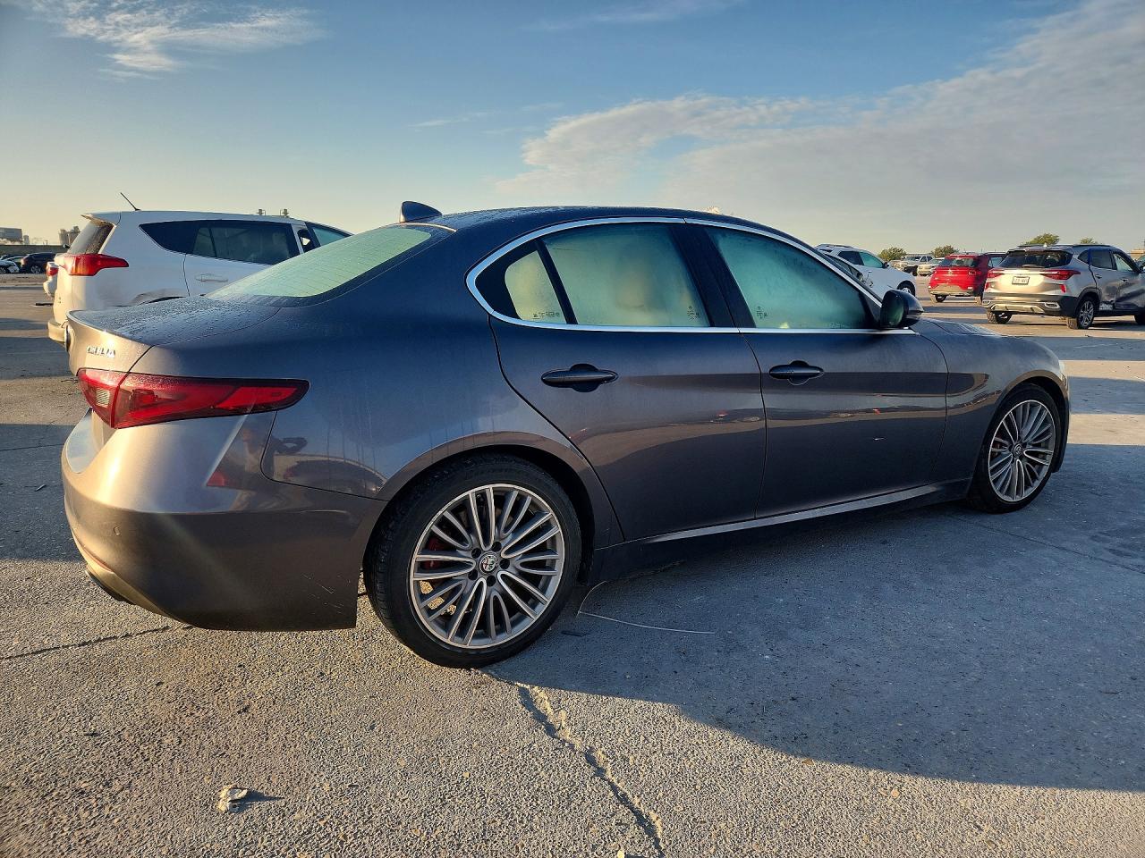 2017 ALFA ROMEO GIULIA TI photo 5