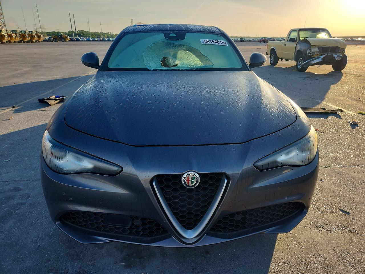 2017 ALFA ROMEO GIULIA TI photo 9