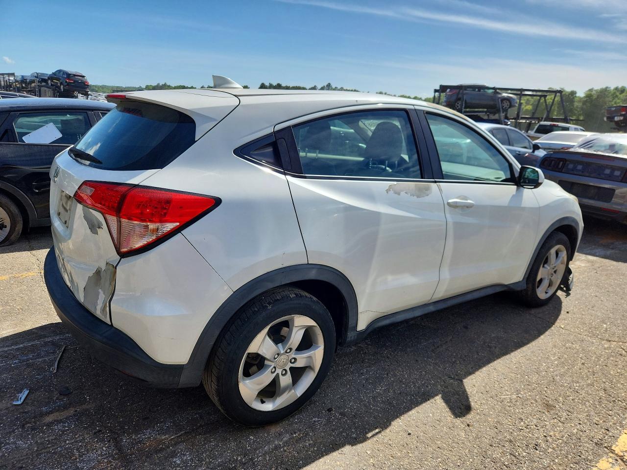 2016 HONDA HR-V LX photo 5