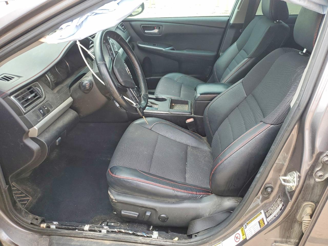 2016 TOYOTA CAMRY SE photo 13