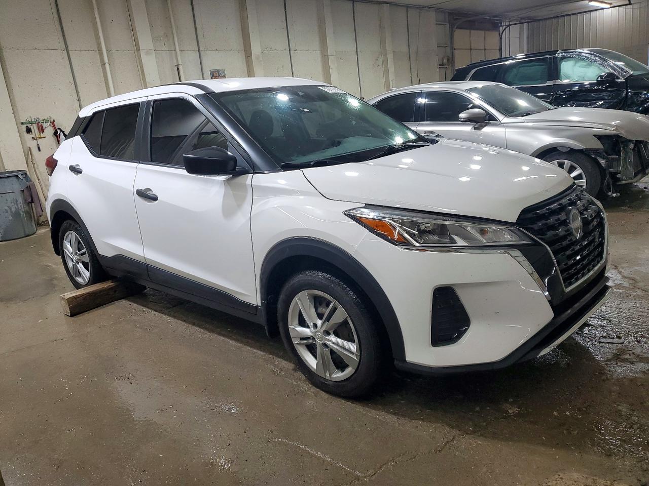2022 NISSAN KICKS S photo 10