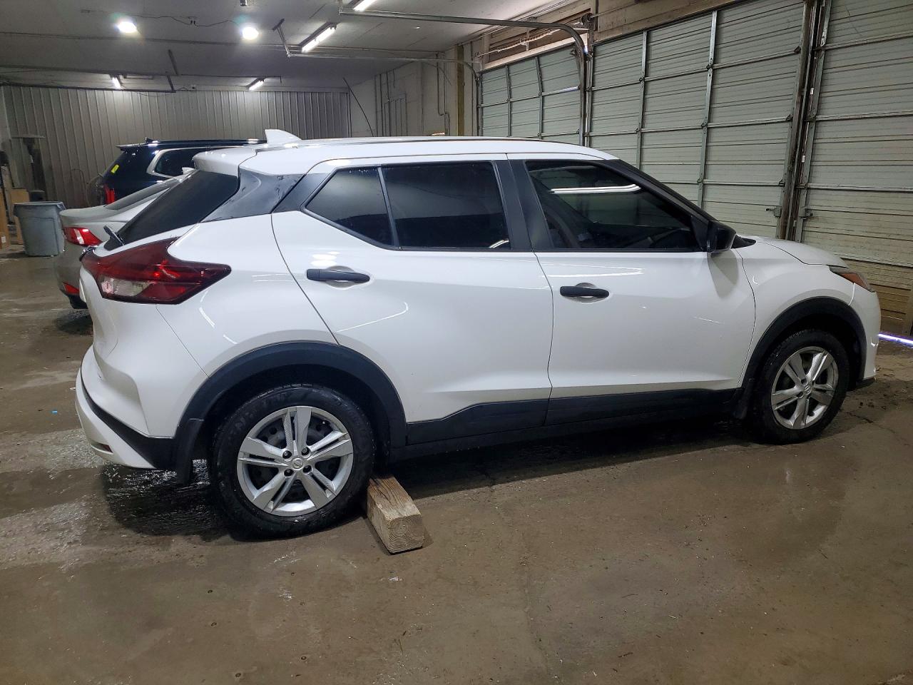 2022 NISSAN KICKS S photo 7