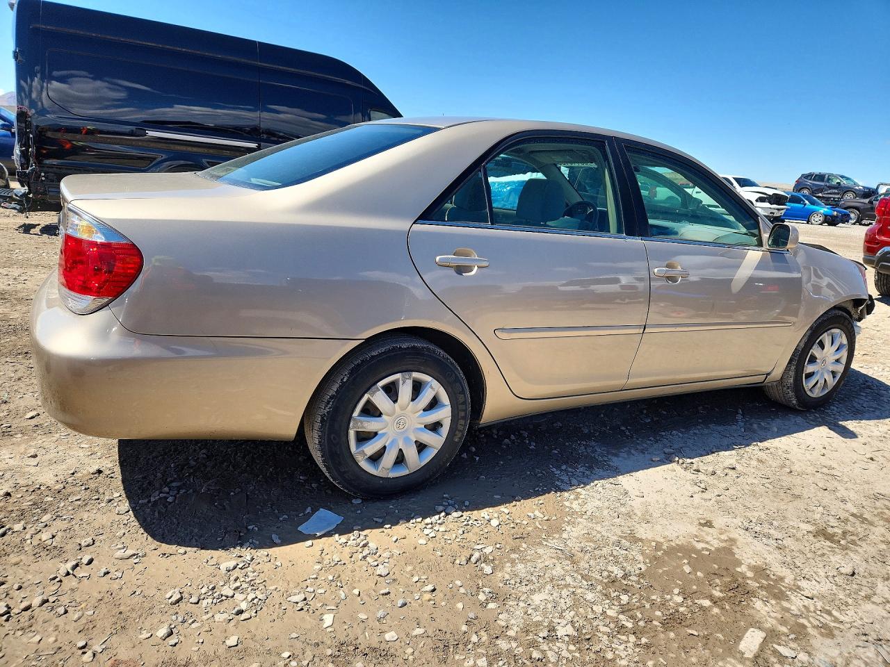 2005 TOYOTA CAMRY LE photo 3