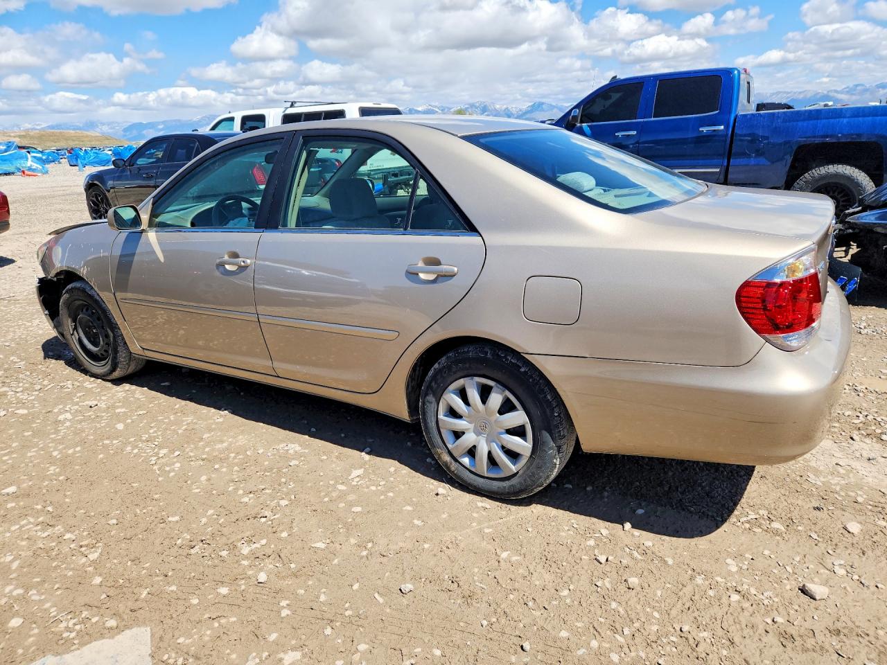 2005 TOYOTA CAMRY LE photo 2