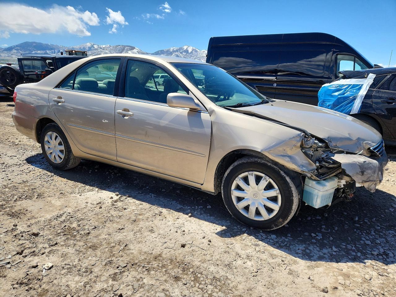2005 TOYOTA CAMRY LE photo 4