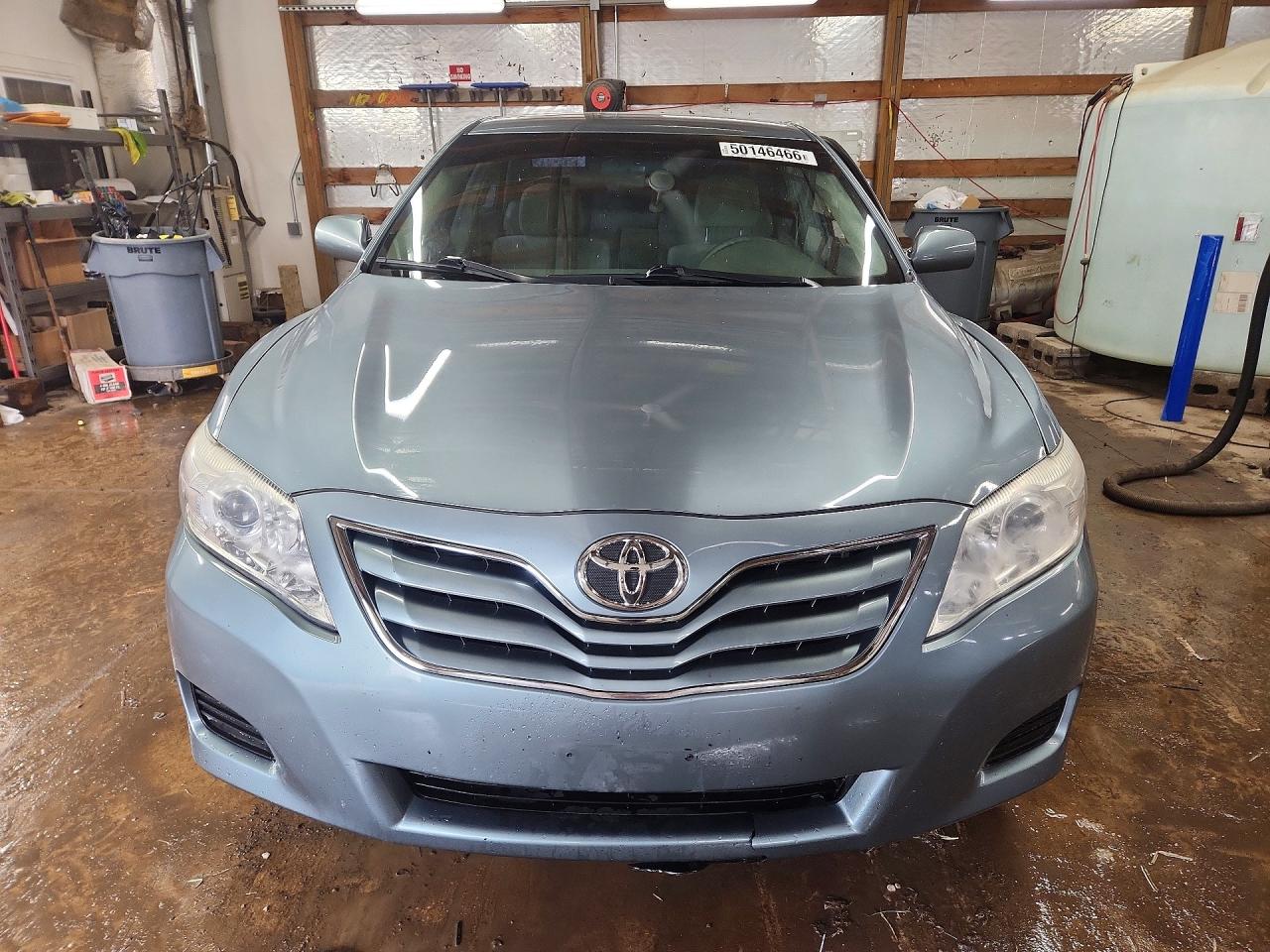 2010 TOYOTA CAMRY LE photo 13