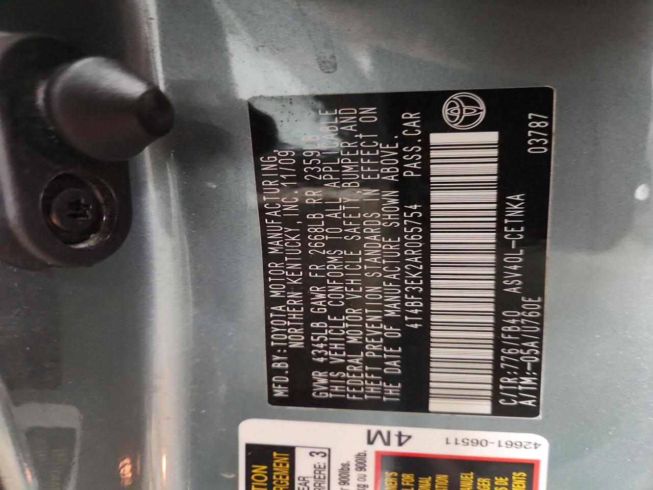 2010 TOYOTA CAMRY LE photo 34