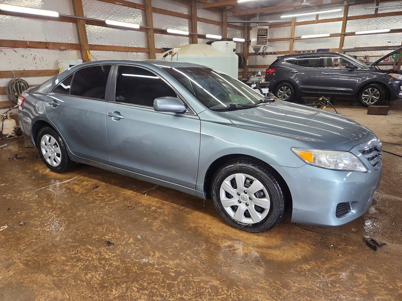 2010 TOYOTA CAMRY LE photo 10