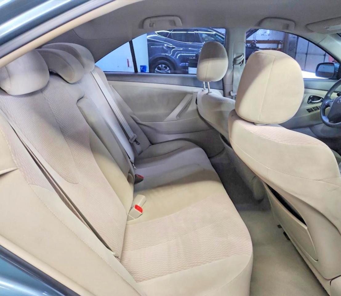 2010 TOYOTA CAMRY LE photo 28