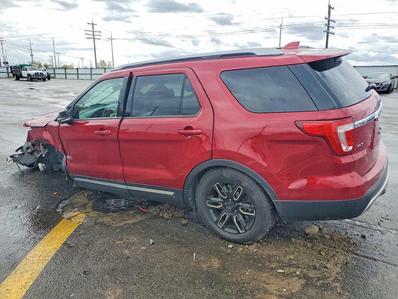 2017 FORD EXPLORER XLT photo 3