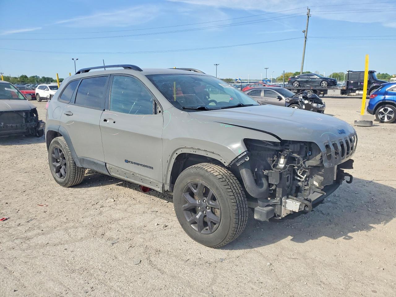 2019 JEEP CHEROKEE LATITUDE photo 4