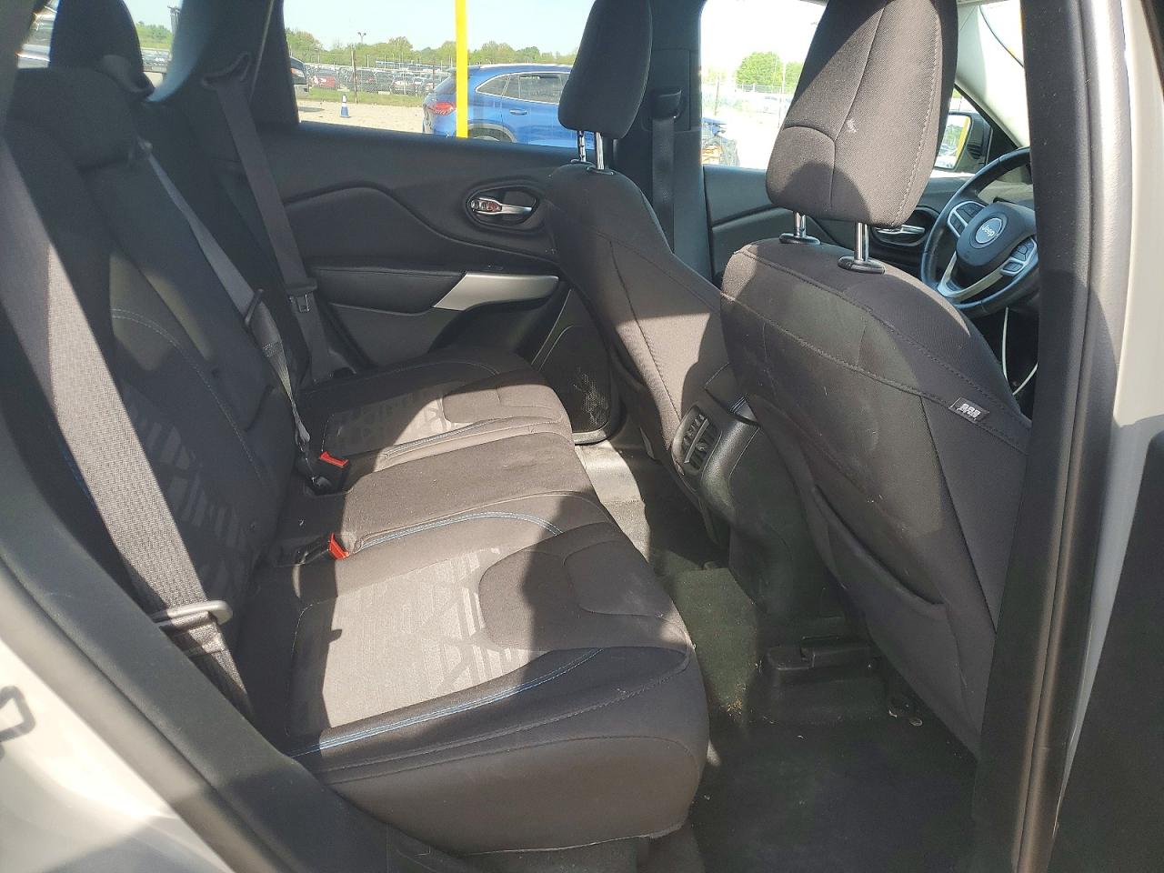 2019 JEEP CHEROKEE LATITUDE photo 11