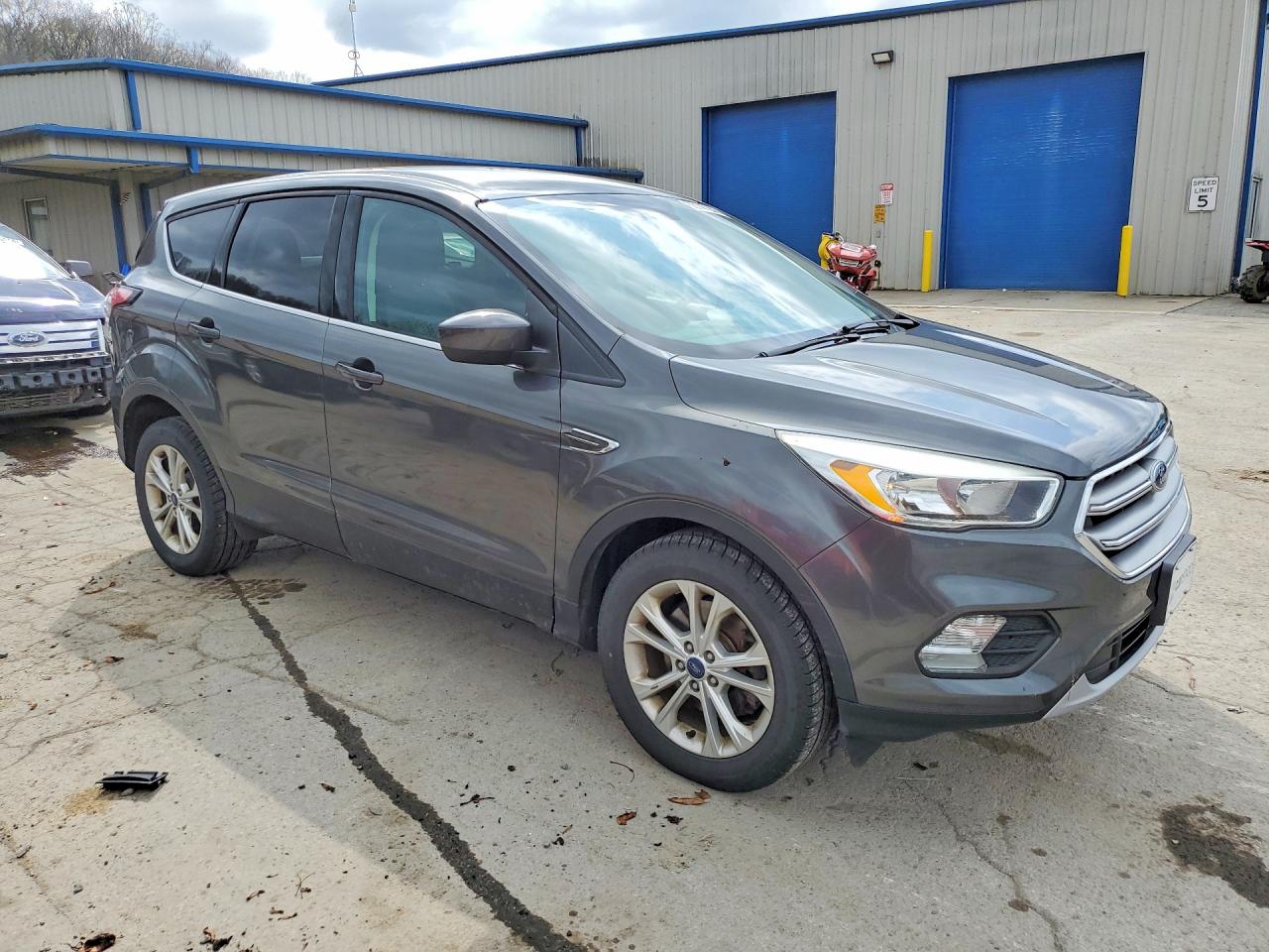 2017 FORD ESCAPE SE photo 10