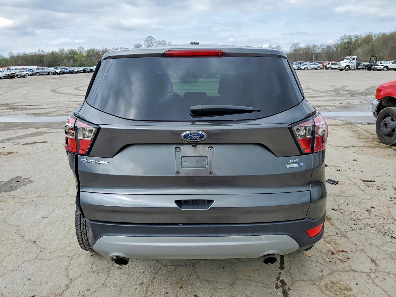 2017 FORD ESCAPE SE photo 16