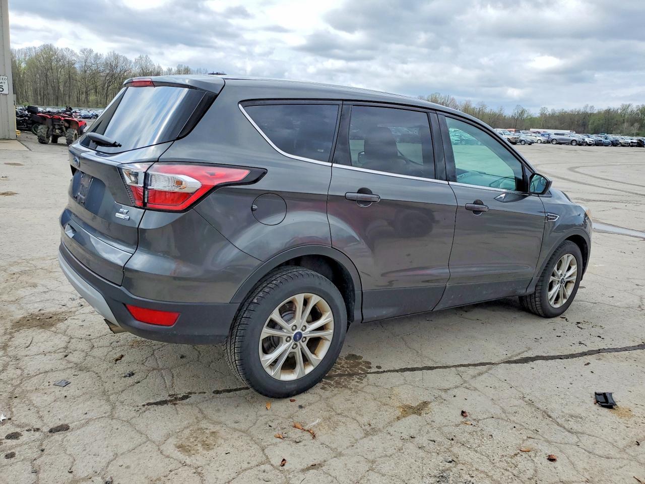2017 FORD ESCAPE SE photo 7