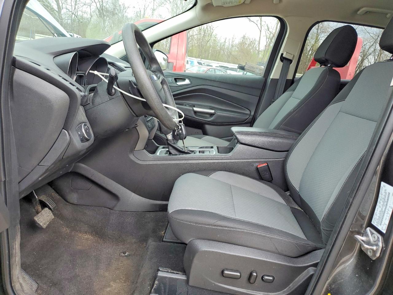 2017 FORD ESCAPE SE photo 19