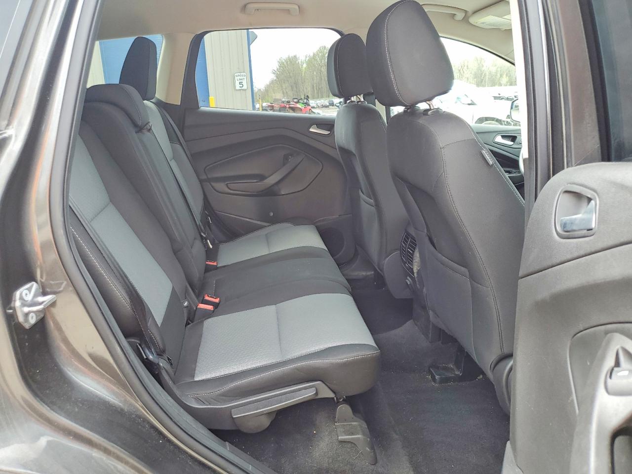 2017 FORD ESCAPE SE photo 31
