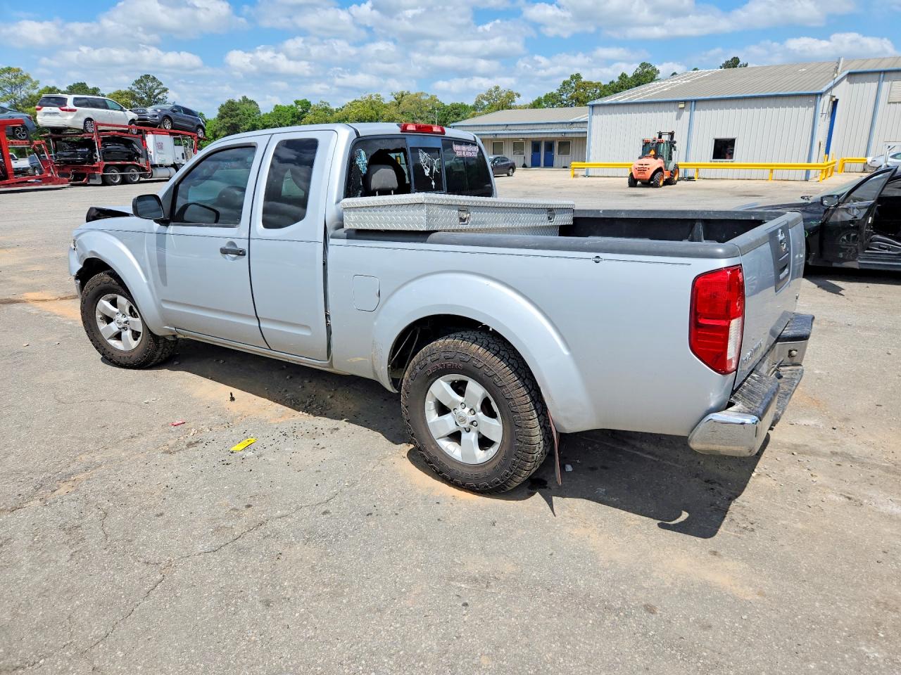 2011 NISSAN FRONTIER SV V6 photo 2