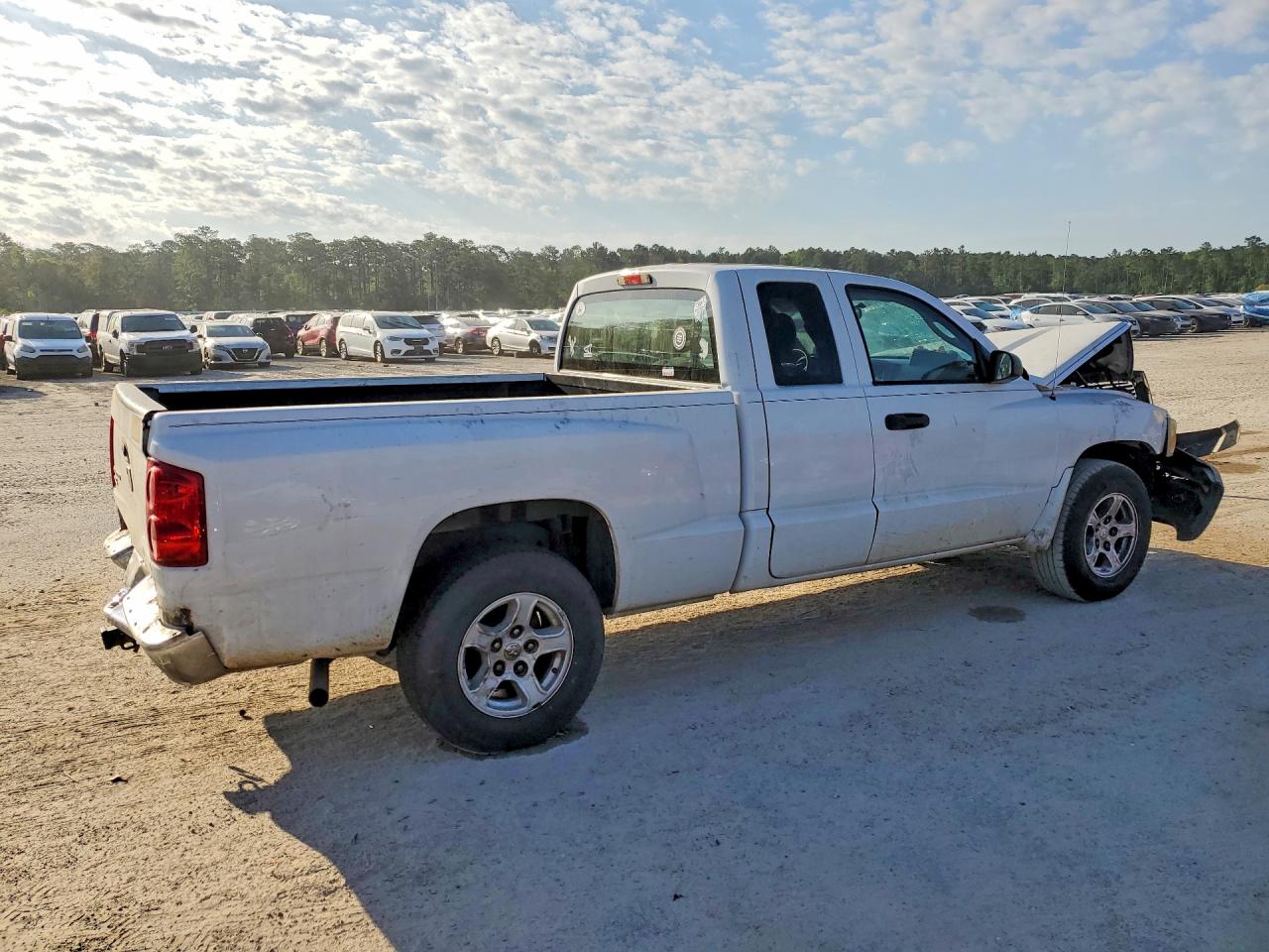 2005 DODGE DAKOTA SLT photo 5