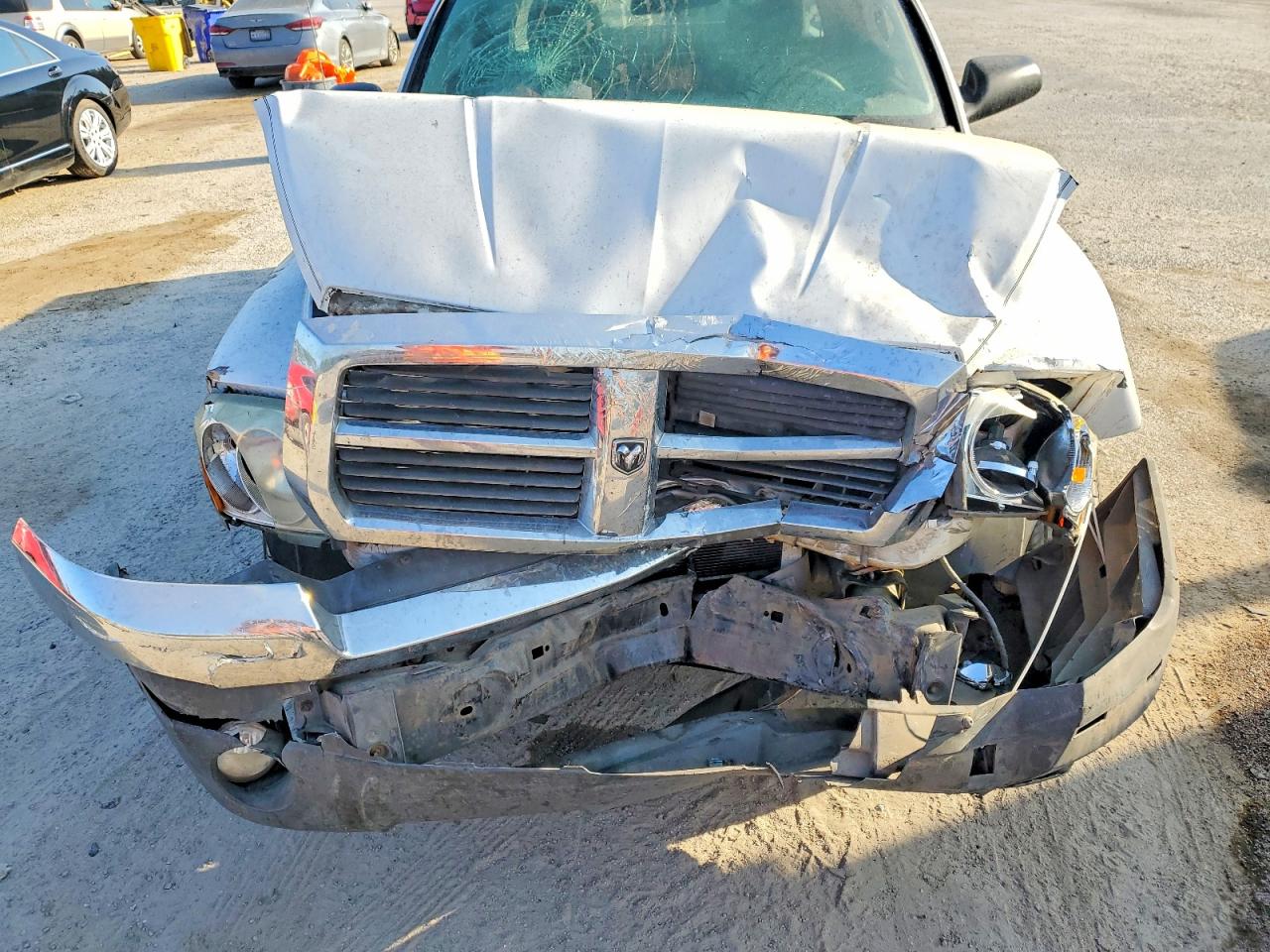 2005 DODGE DAKOTA SLT photo 21