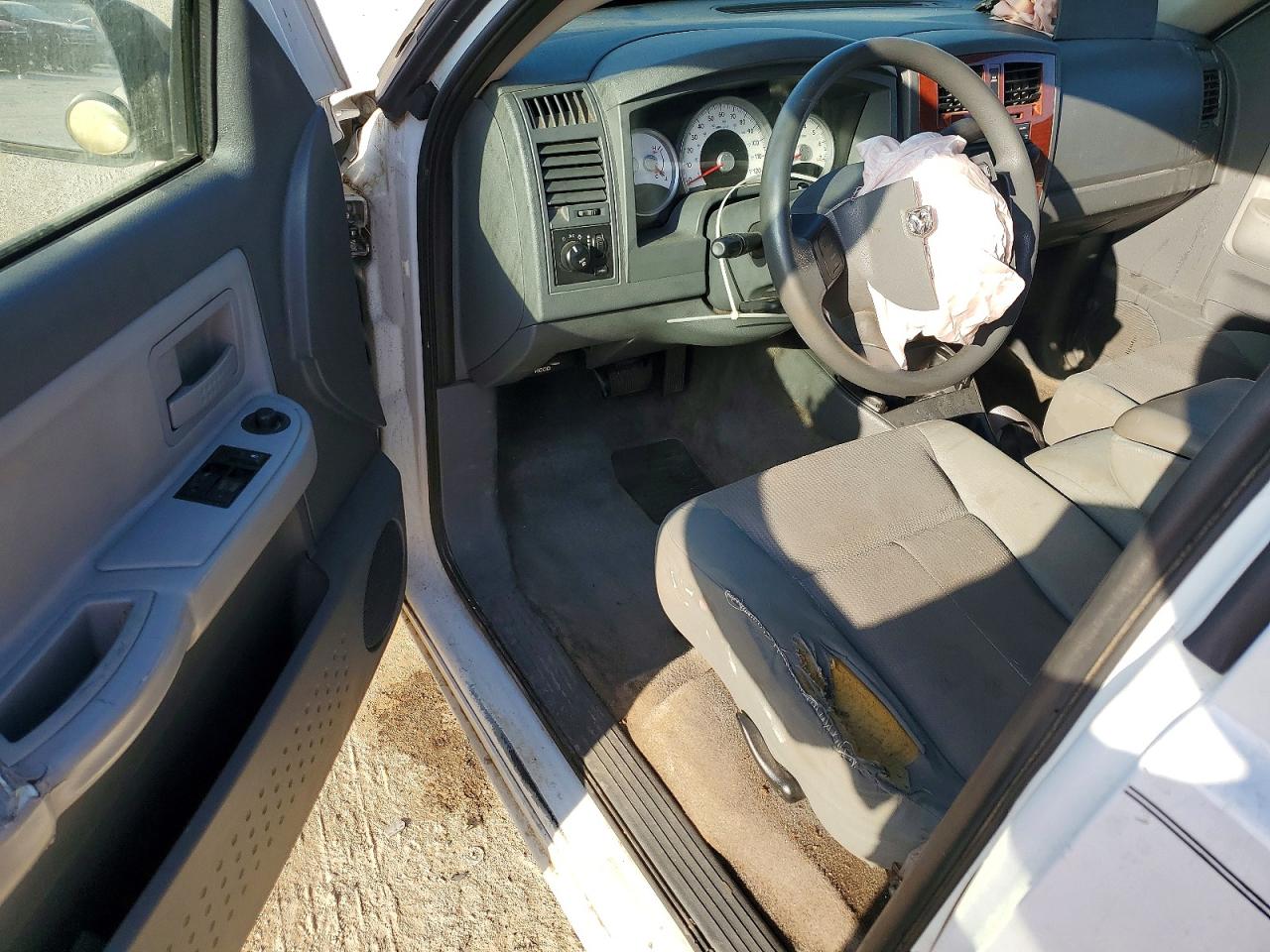 2005 DODGE DAKOTA SLT photo 15