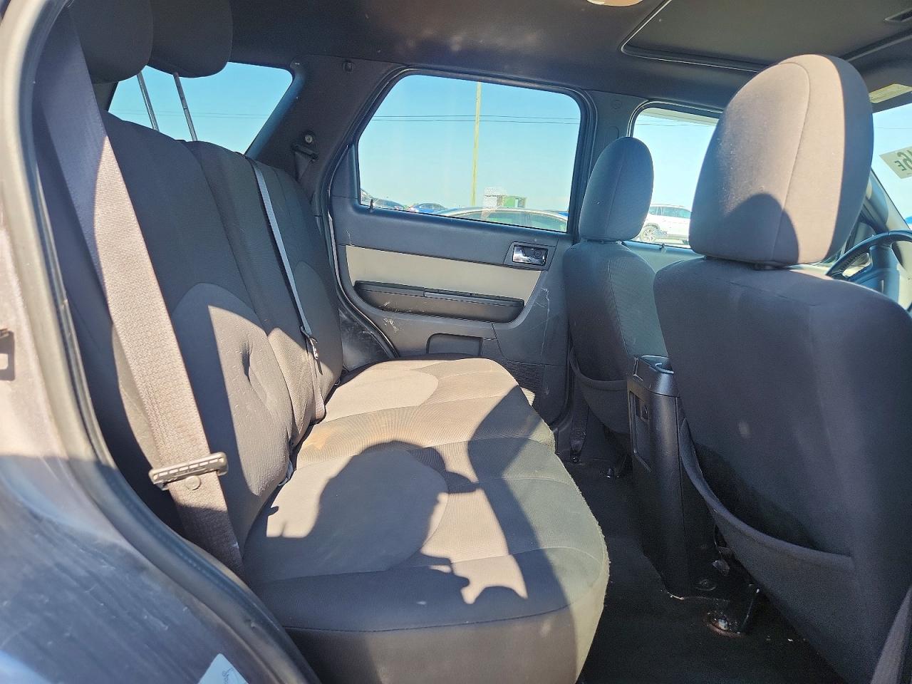 2011 MERCURY MARINER photo 21