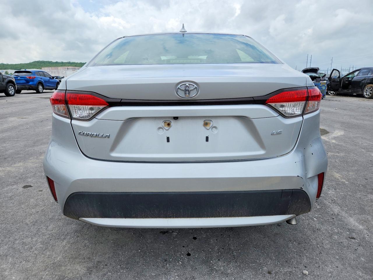 2021 TOYOTA COROLLA LE photo 11