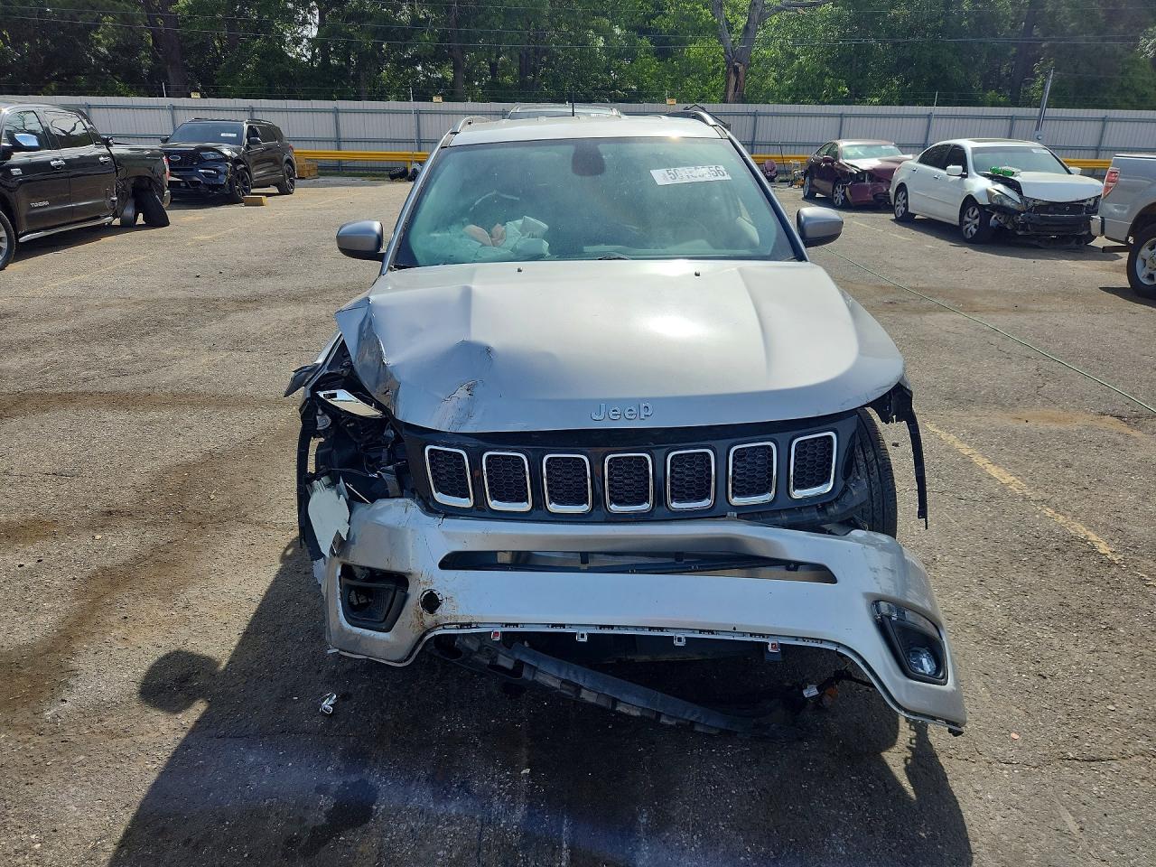 2019 JEEP COMPASS LATITUDE photo 5