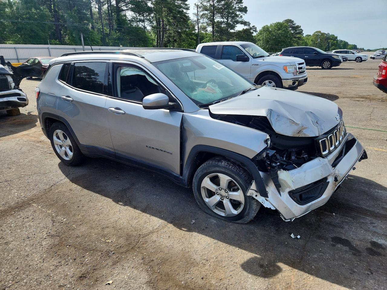 2019 JEEP COMPASS LATITUDE photo 4