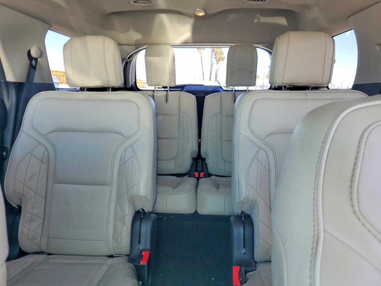 2017 FORD EXPLORER PLATINUM photo 10