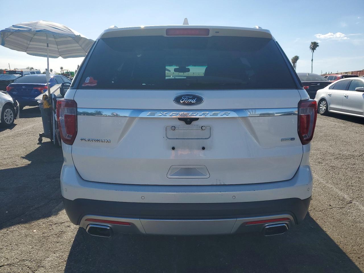 2017 FORD EXPLORER PLATINUM photo 6
