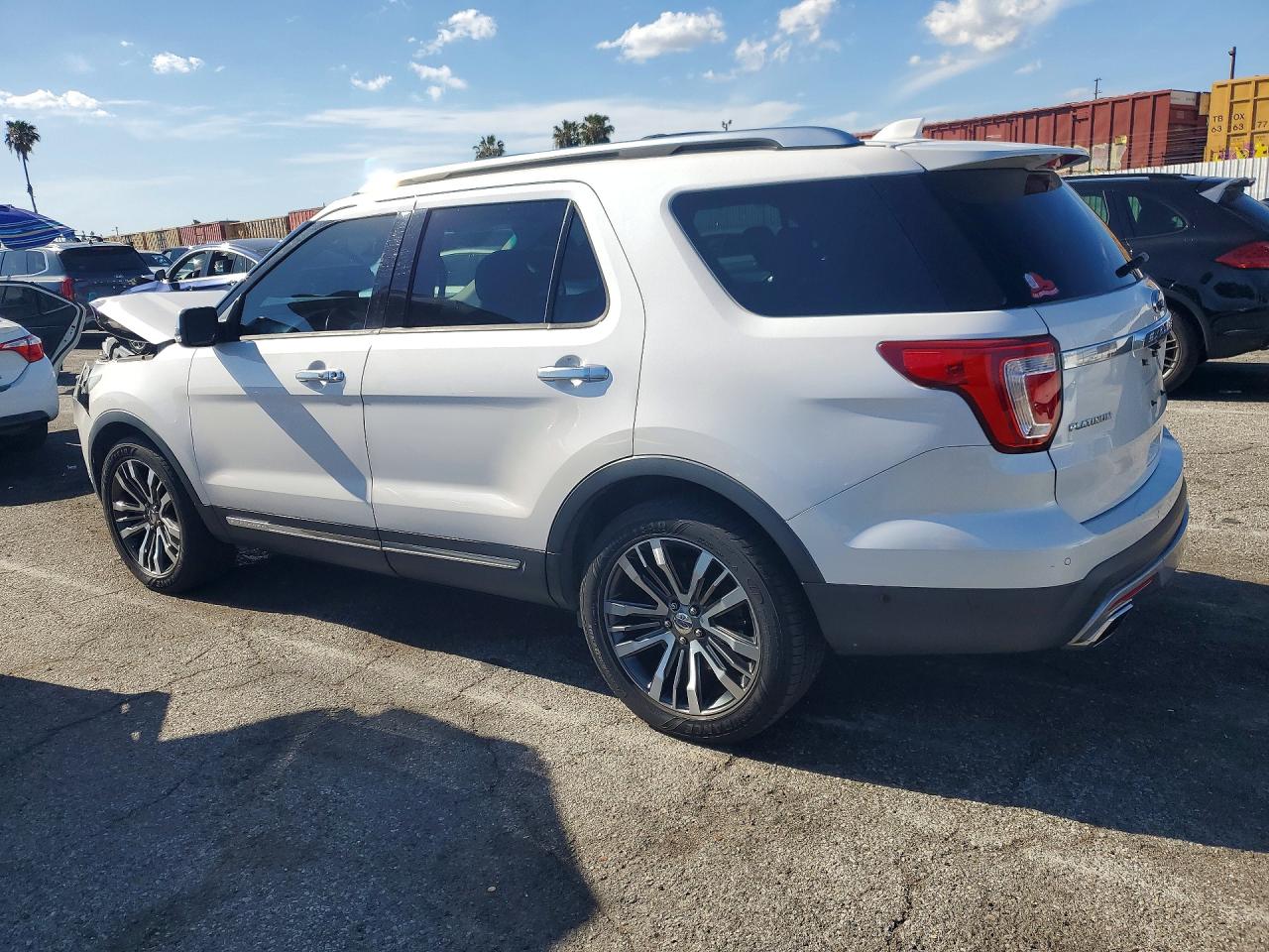 2017 FORD EXPLORER PLATINUM photo 2