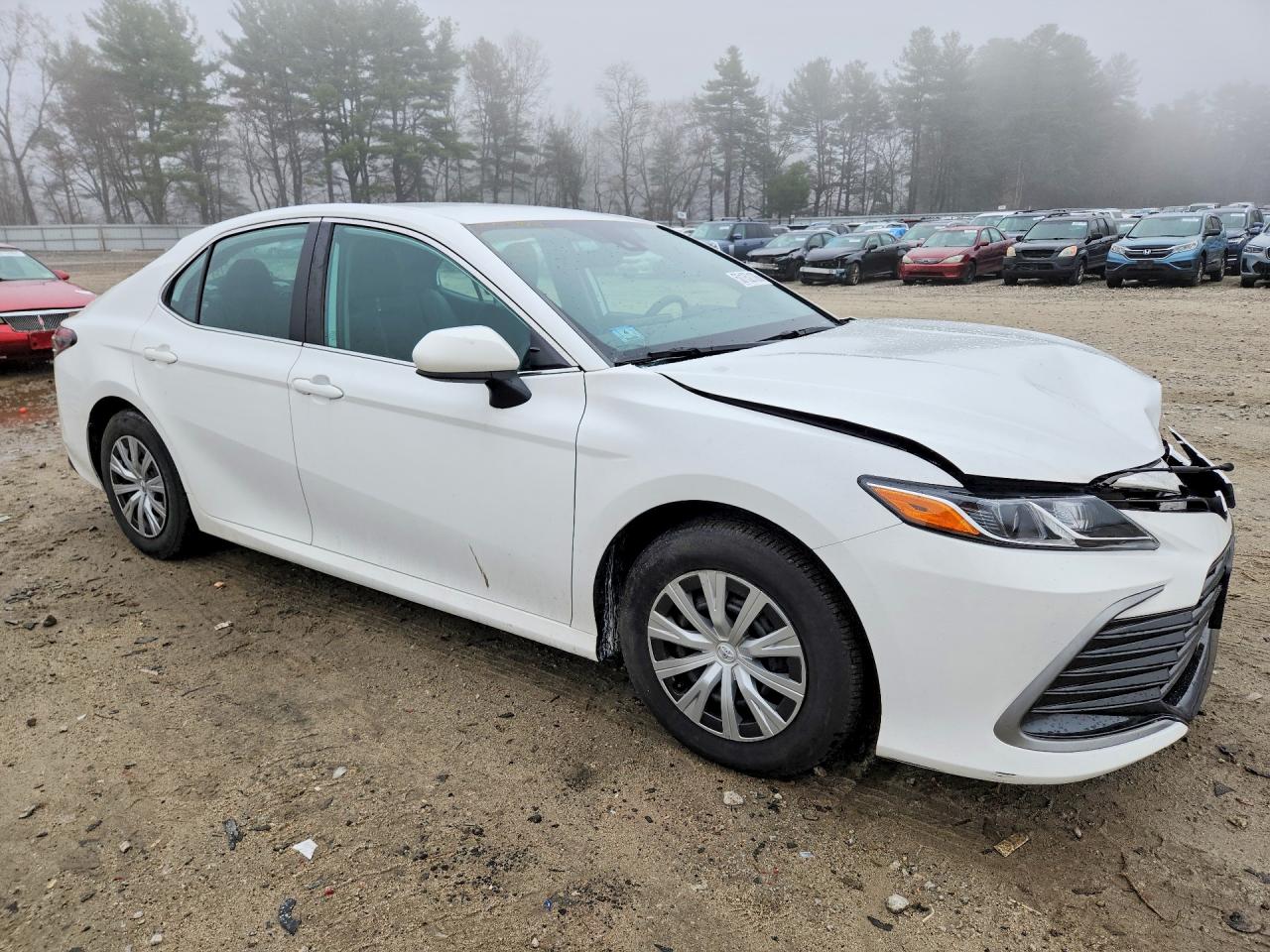 2022 TOYOTA CAMRY LE photo 10