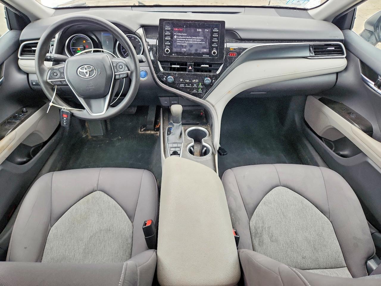 2022 TOYOTA CAMRY LE photo 22