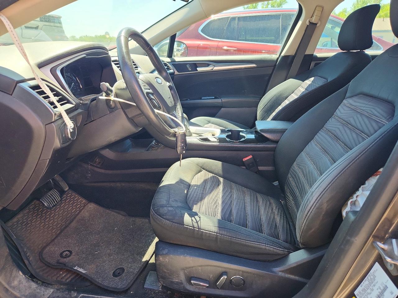 2016 FORD FUSION SE photo 19